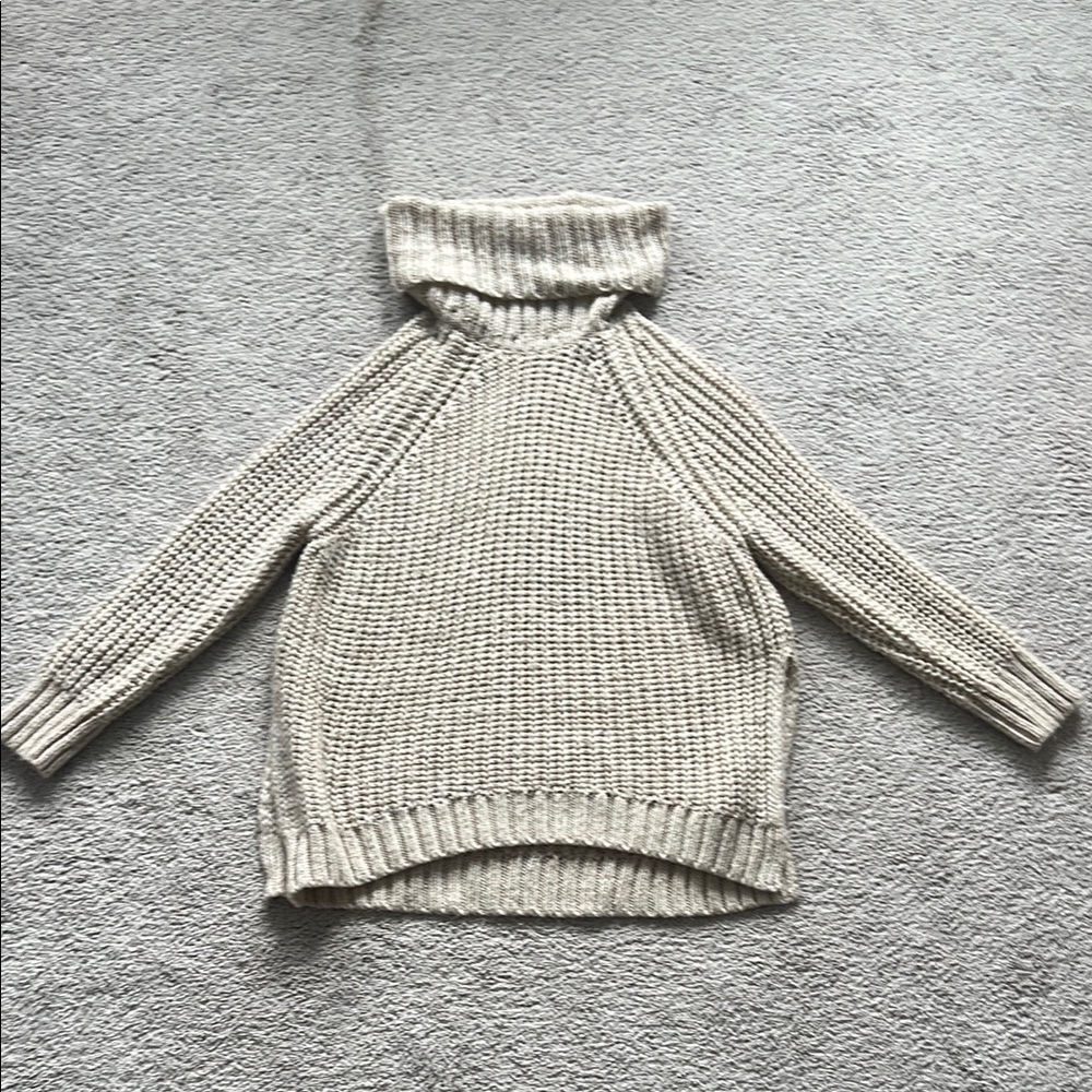 H&M Cozy Cream Turtleneck Sweater in a size small.